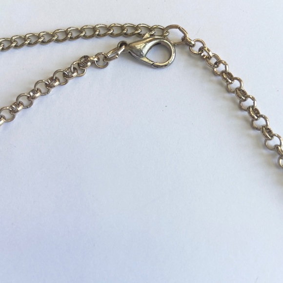 Statement Necklace with orange stones and gold metal - Picture 3 of 3